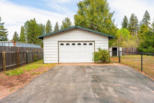 979 Lassen Lane, Mount Shasta, CA 96067