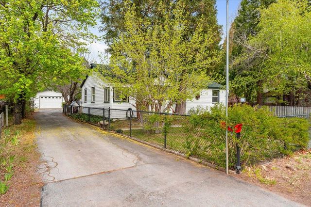 979 Lassen Lane, Mount Shasta, CA 96067