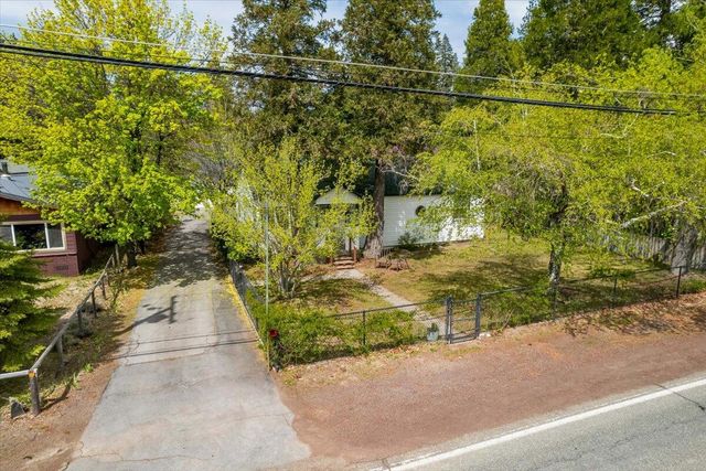 979 Lassen Lane, Mount Shasta, CA 96067