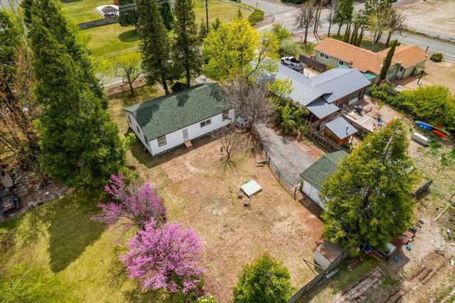 979 Lassen Lane, Mount Shasta, CA 96067