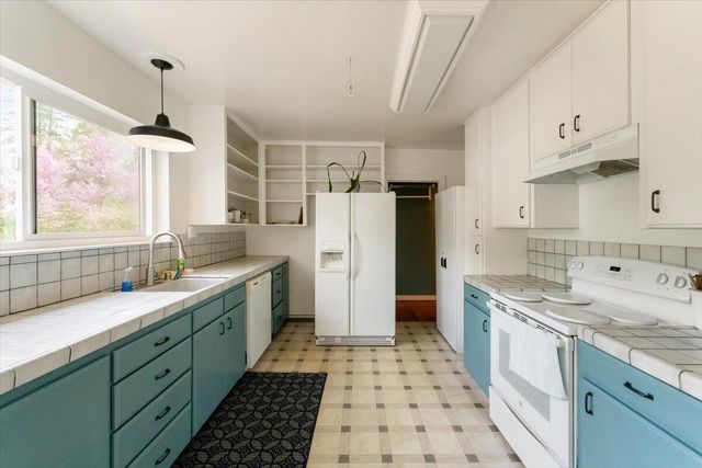 979 Lassen Lane, Mount Shasta, CA 96067