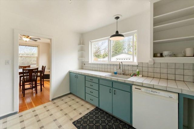 979 Lassen Lane, Mount Shasta, CA 96067