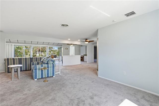 30 Maui CIR # 30, Naples, FL 34112