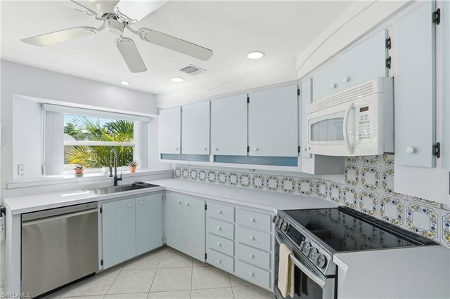 30 Maui CIR # 30, Naples, FL 34112