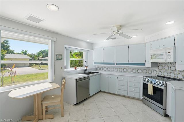 30 Maui CIR # 30, Naples, FL 34112