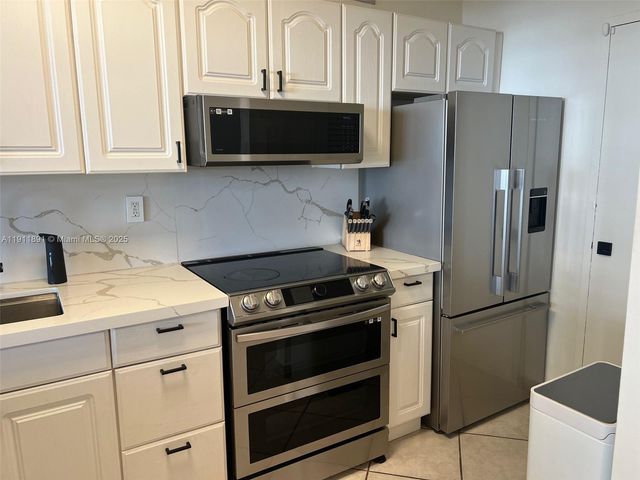 100 Lincoln Rd 604, Miami Beach, FL 33139