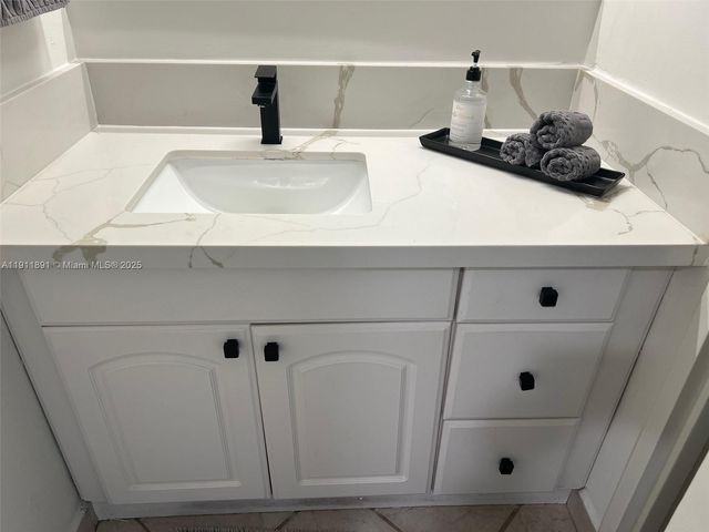 100 Lincoln Rd 604, Miami Beach, FL 33139