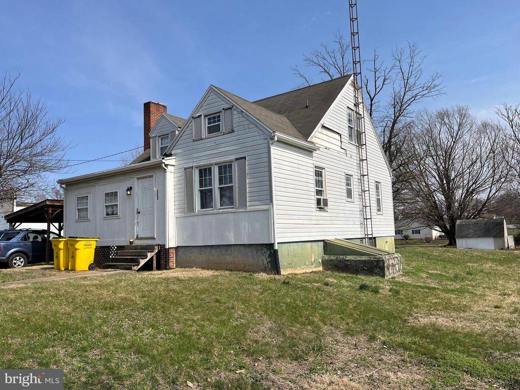 3089 WINCHESTER AVE, Martinsburg, WV 25405