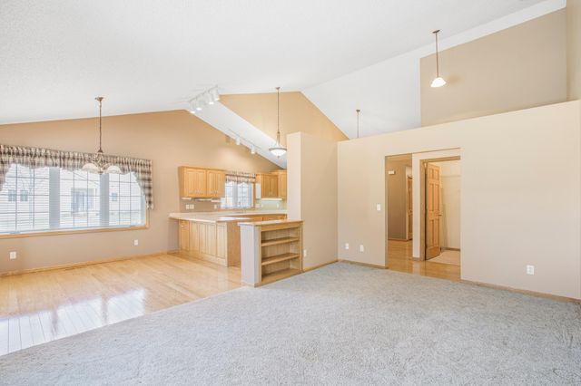 5549 Lachman Avenue NE, Albertville, MN 55301