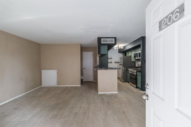 6633 W Airport Boulevard 1206, Houston, TX 77035