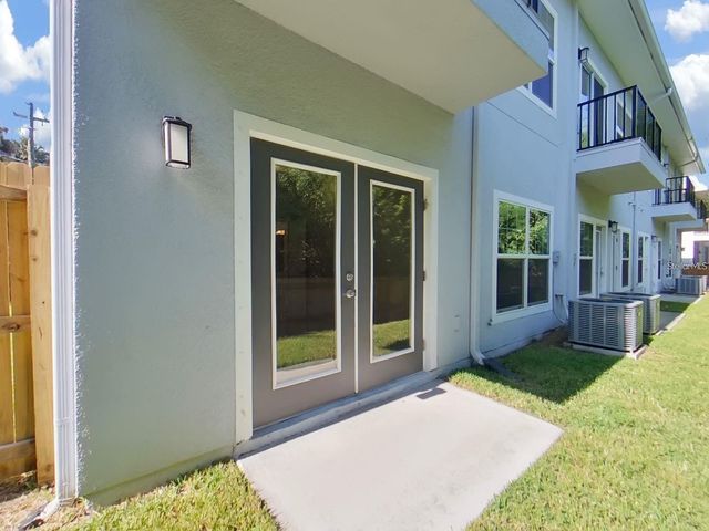 8303 KING BLOSSOM COURT, Tampa, FL 33615