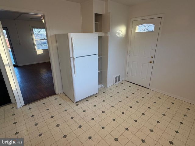 818 DIVISION AVE NE, Washington, DC 20019