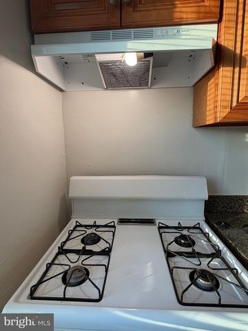 818 DIVISION AVE NE, Washington, DC 20019