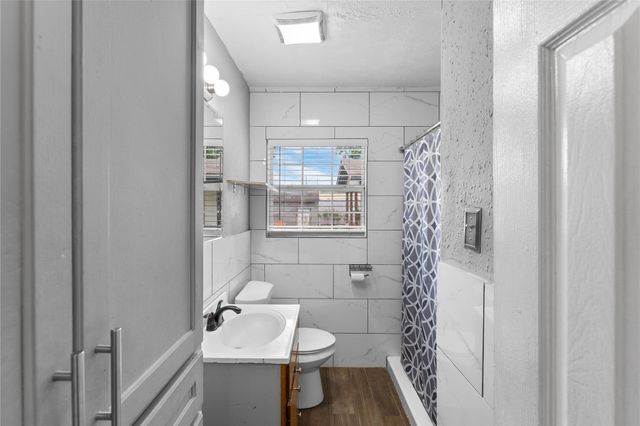 1005 Majestic Street, Houston, TX 77020