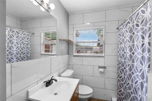 1005 Majestic Street, Houston, TX 77020