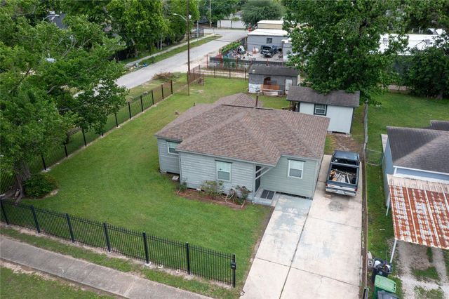 1005 Majestic Street, Houston, TX 77020