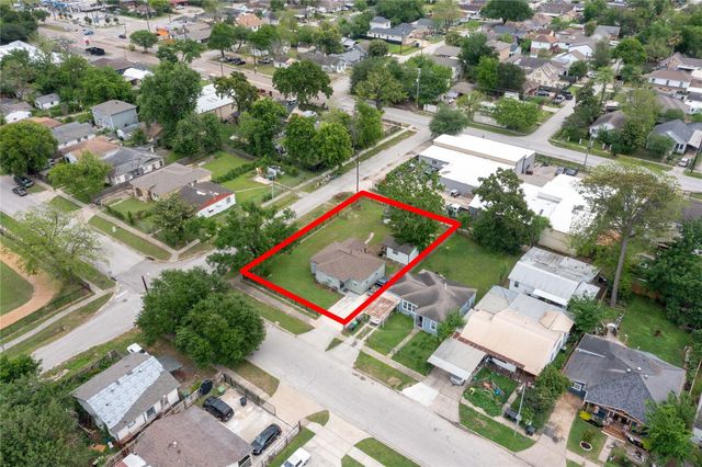 1005 Majestic Street, Houston, TX 77020