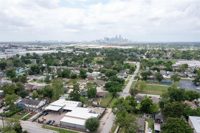 1005 Majestic Street, Houston, TX 77020