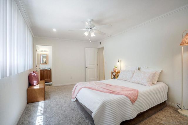 3852 Basilone St, San Diego, CA 92110