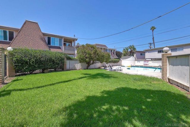 3852 Basilone St, San Diego, CA 92110