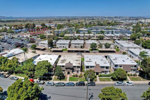 3852 Basilone St, San Diego, CA 92110