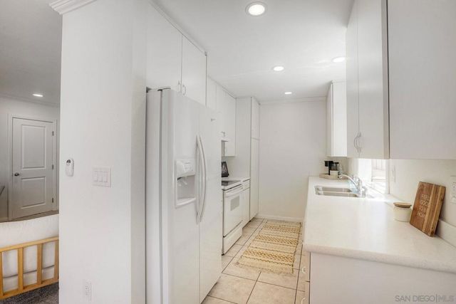 3852 Basilone St, San Diego, CA 92110