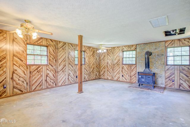 156 Warrior Lane, Johnson City, TN 37601