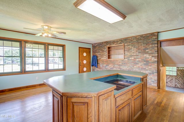 156 Warrior Lane, Johnson City, TN 37601