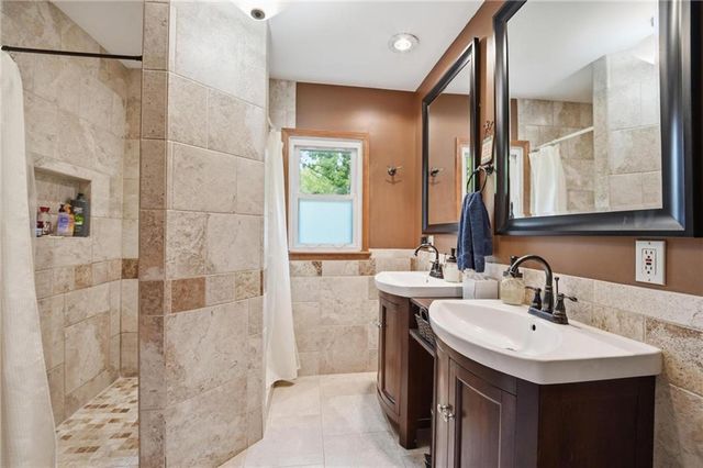 2410 NW 53rd Terrace, Kansas City, MO 64151