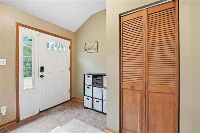 2410 NW 53rd Terrace, Kansas City, MO 64151