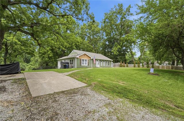 2410 NW 53rd Terrace, Kansas City, MO 64151