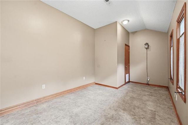 2410 NW 53rd Terrace, Kansas City, MO 64151