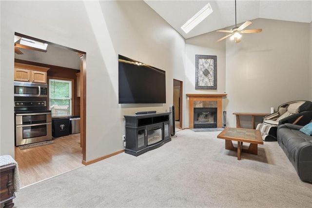 2410 NW 53rd Terrace, Kansas City, MO 64151