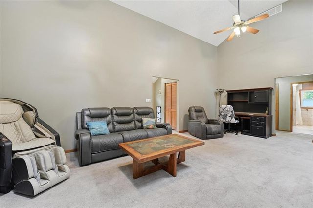 2410 NW 53rd Terrace, Kansas City, MO 64151