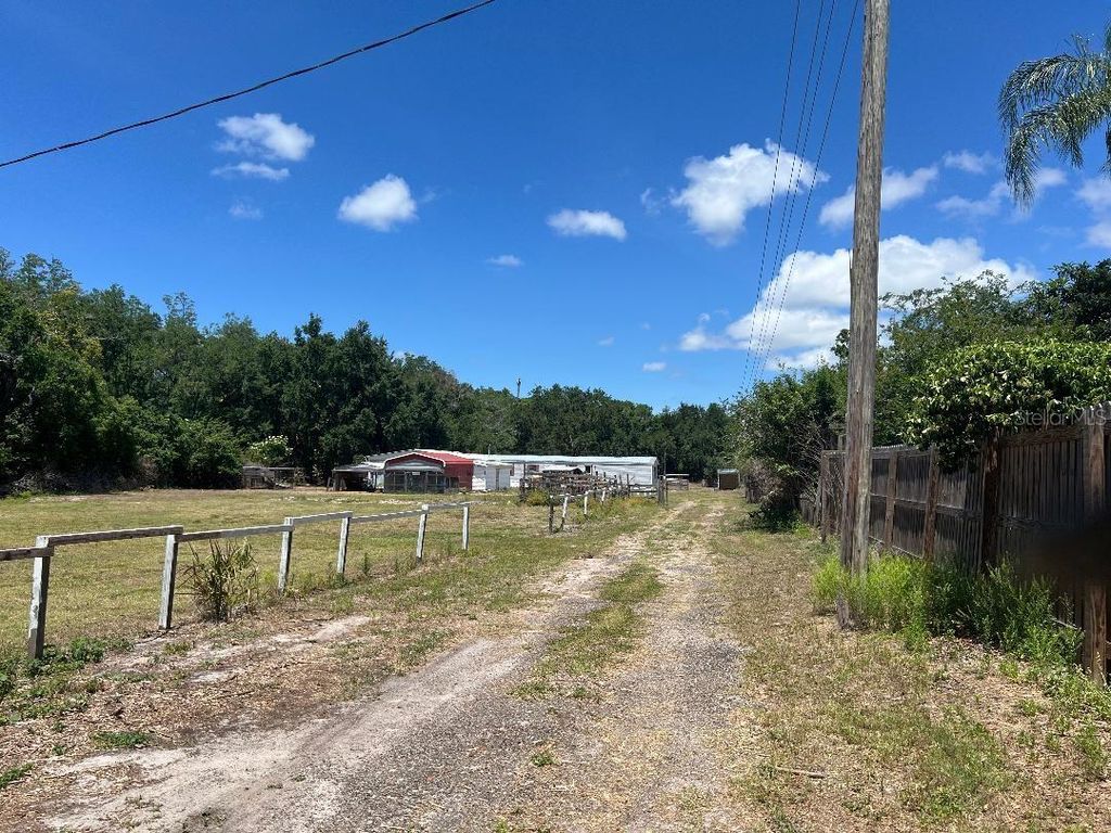Image 14 of property listing at 15617 CASEY ROAD, Tampa, FL 33624