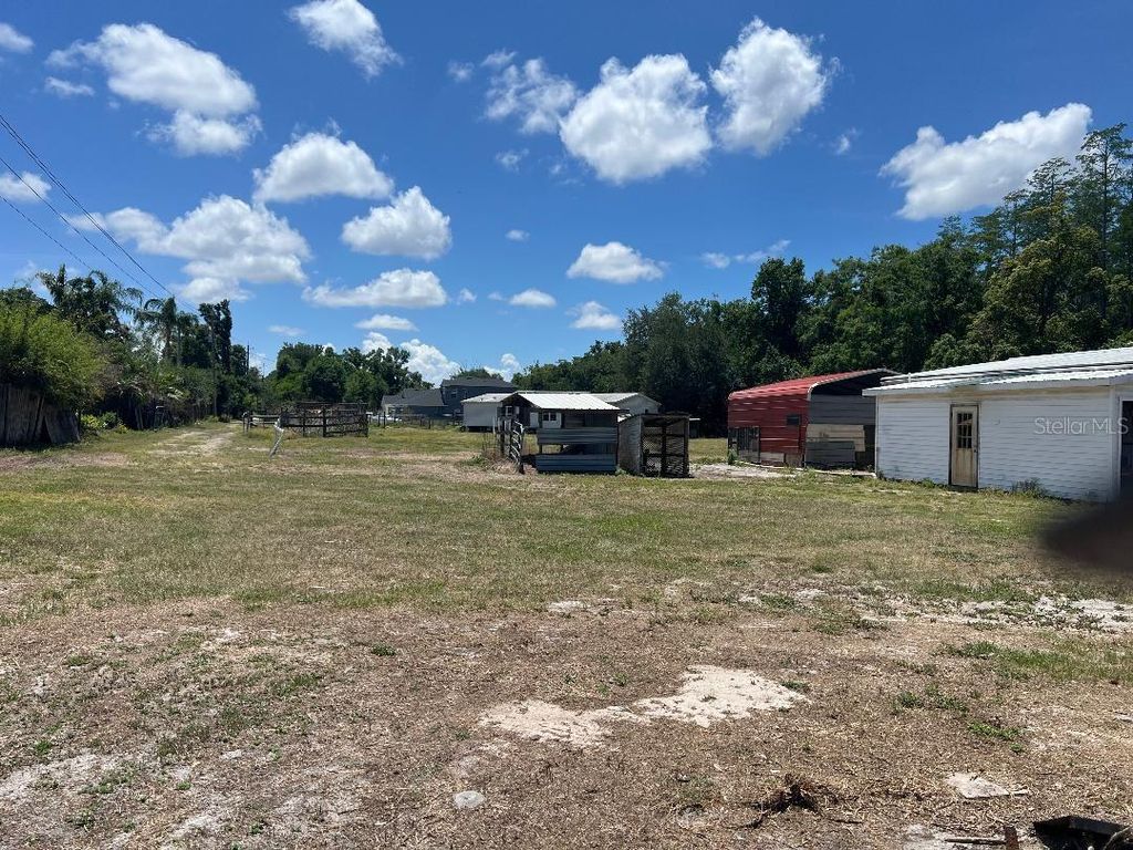 Image 16 of property listing at 15617 CASEY ROAD, Tampa, FL 33624