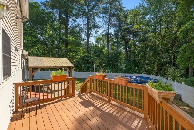 98 Park Ave, Wilmington, MA 01887