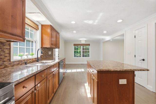 98 Park Ave, Wilmington, MA 01887