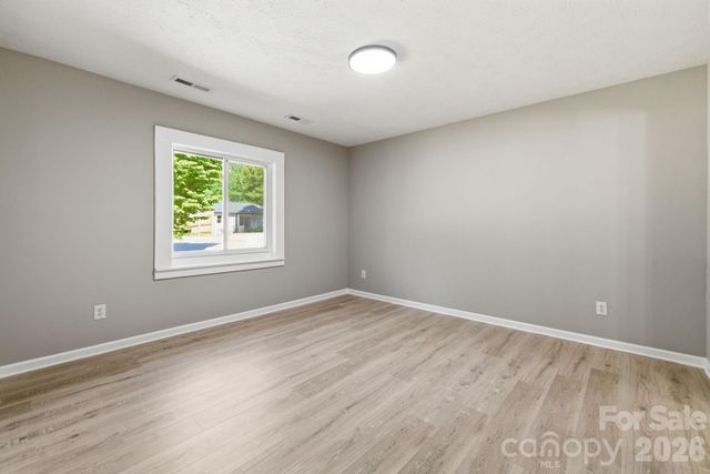 24 sagefield Drive, Candler, NC 28715