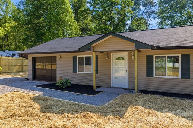 24 sagefield Drive, Candler, NC 28715
