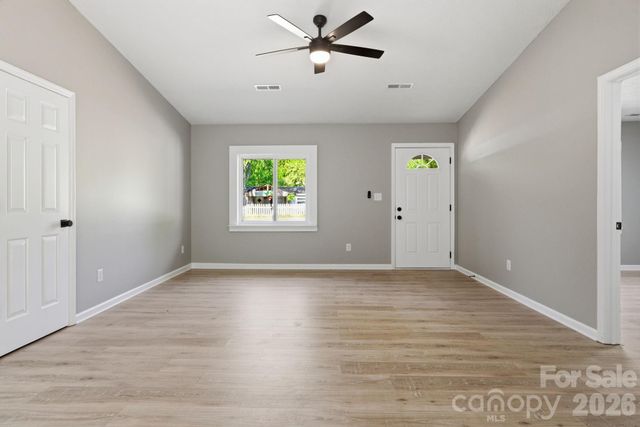 24 sagefield Drive, Candler, NC 28715