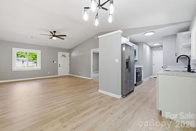 24 sagefield Drive, Candler, NC 28715