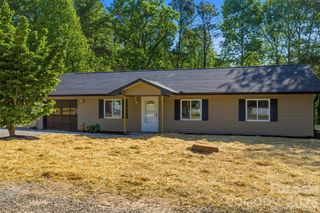 24 sagefield Drive, Candler, NC 28715