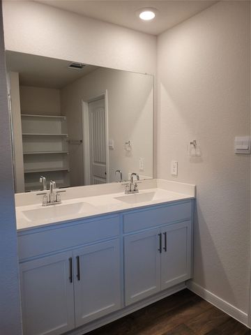 211 CALLADO CIR, San Marcos, TX 78666