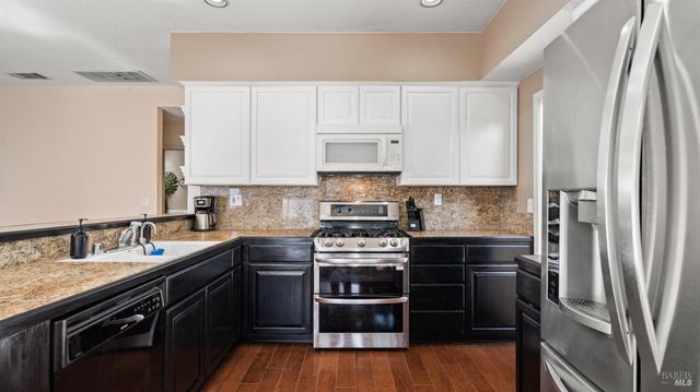 238 Harvest Dr, Vacaville, CA 95687