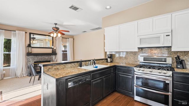 238 Harvest Dr, Vacaville, CA 95687