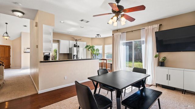 238 Harvest Dr, Vacaville, CA 95687