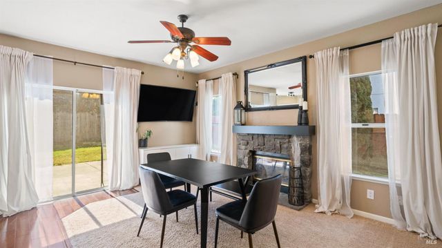 238 Harvest Dr, Vacaville, CA 95687