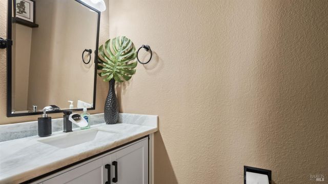 238 Harvest Dr, Vacaville, CA 95687