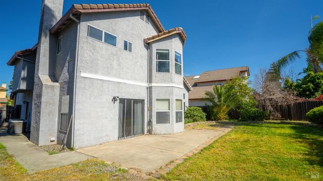 238 Harvest Dr, Vacaville, CA 95687